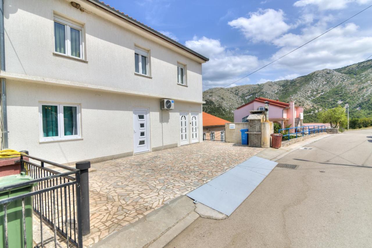 Apartman More Appartement Senj  Buitenkant foto
